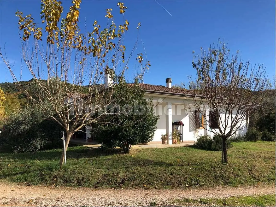 Villa in vendita a Deruta