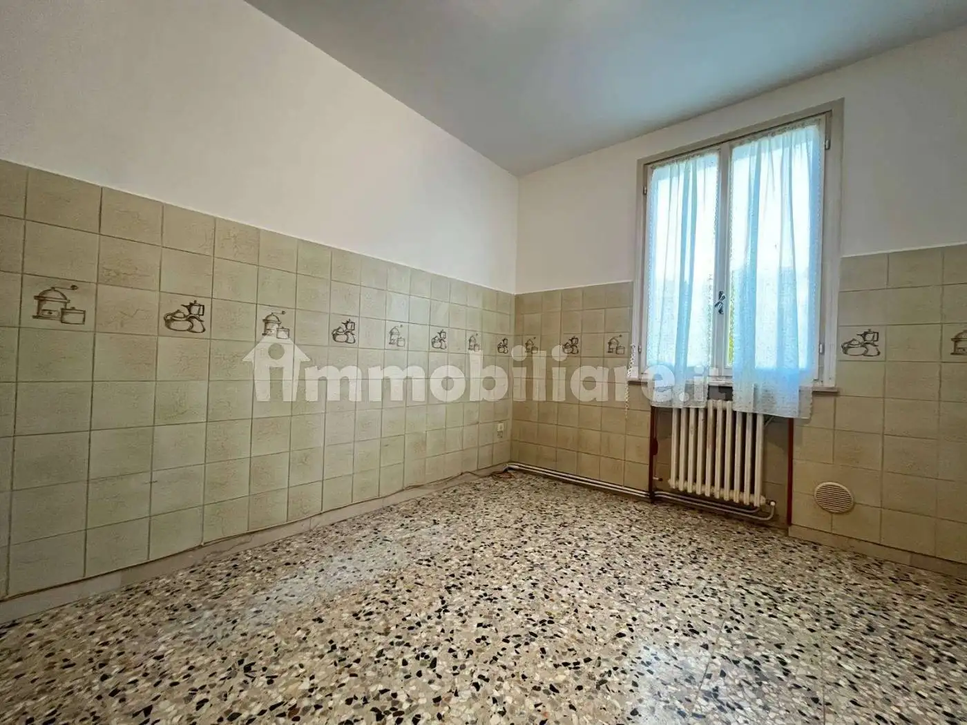 Appartamento secondo piano, Castelnovo di Sotto - foto 2