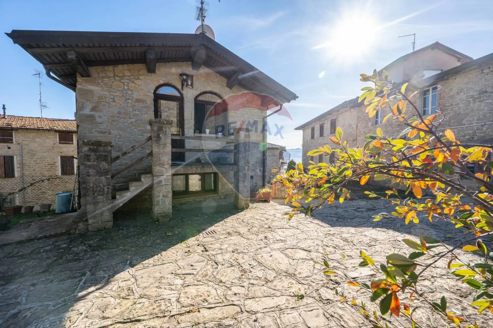 Villa in vendita a Tizzano Val Parma