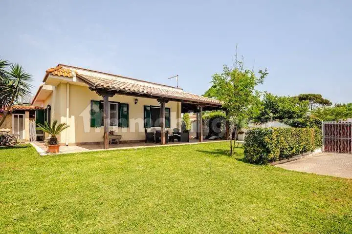 Villa unifamiliare traversa 23, Litoranea Terracina - San Felice, Terracina