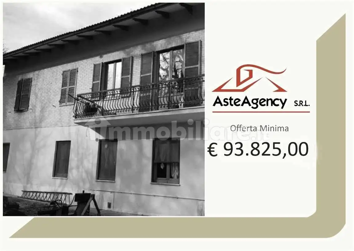 Villa in asta a Serrapetrona