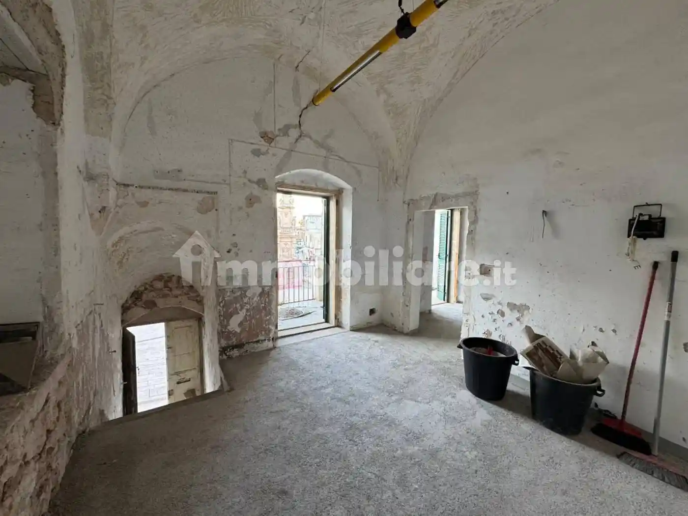 Trilocale piazza della Libertà, Via Ludovico, Corso Umberto I, Vittorio Emanuele, Ostuni - foto 3