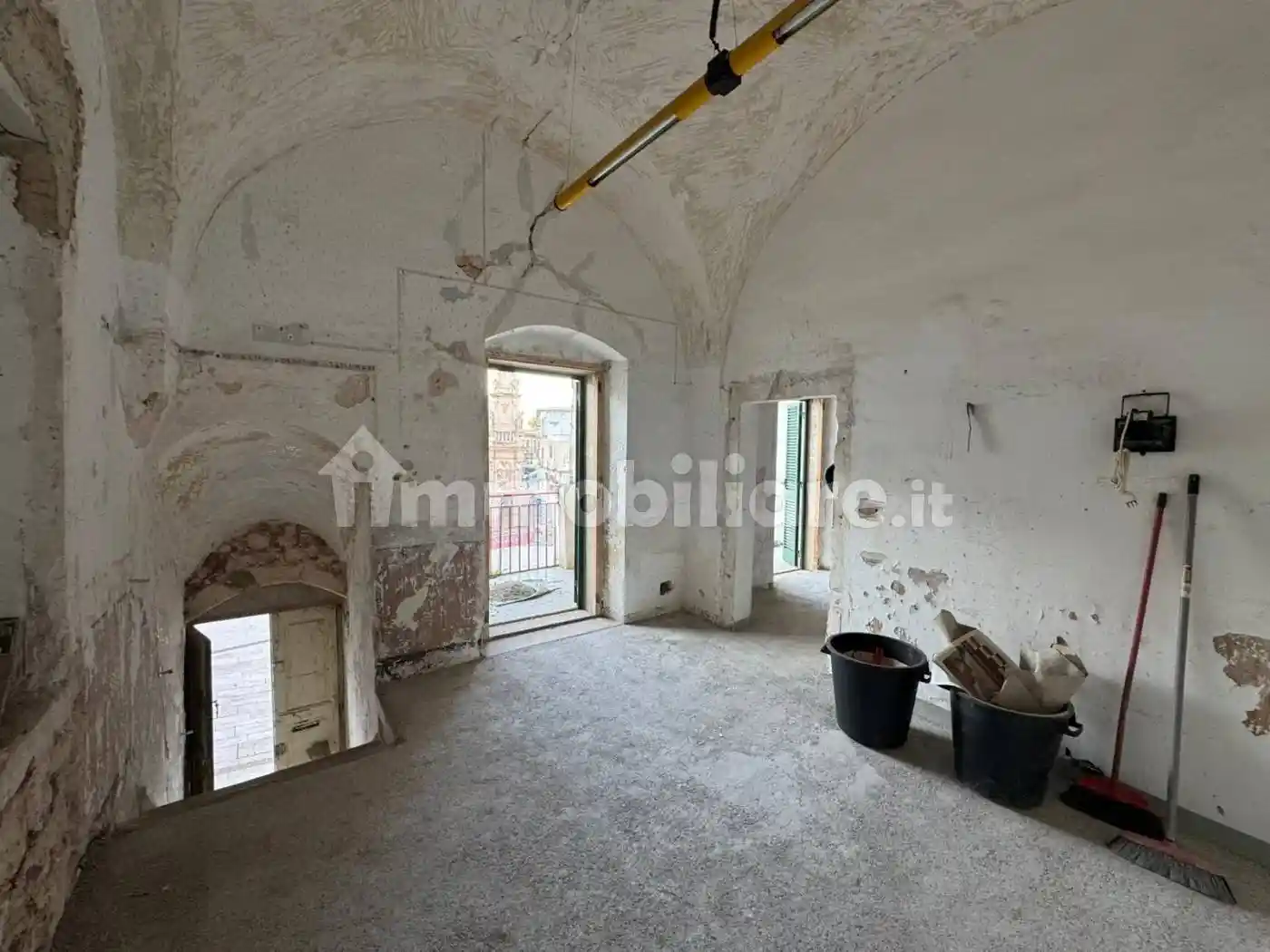 Trilocale piazza della Libertà, Via Ludovico, Corso Umberto I, Vittorio Emanuele, Ostuni - foto 4