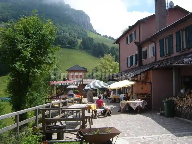 Rifugio Località Erna, Germanedo, Lecco - foto 4