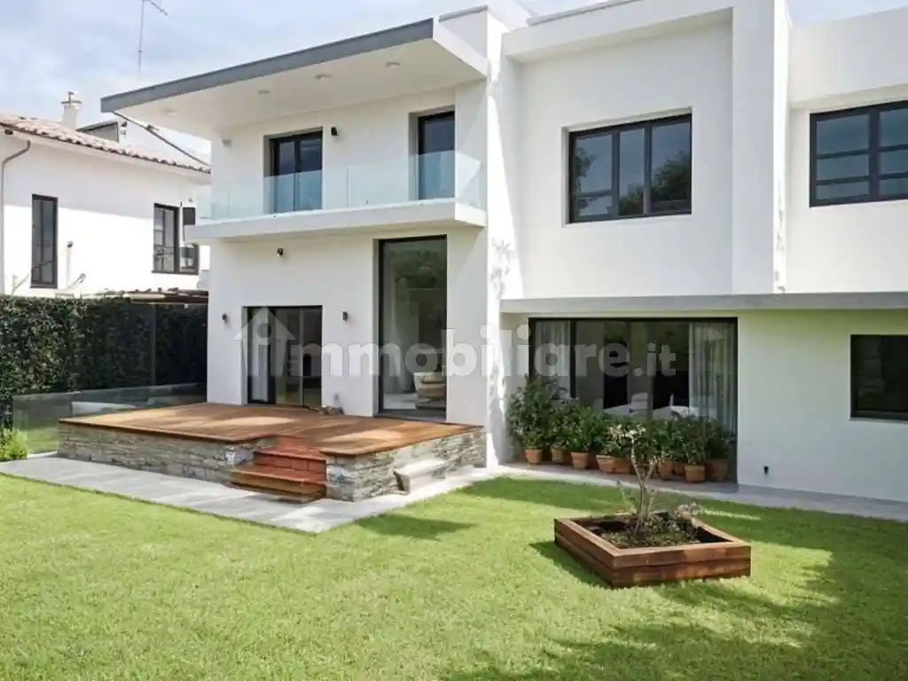 Villa in vendita a Pietrasanta