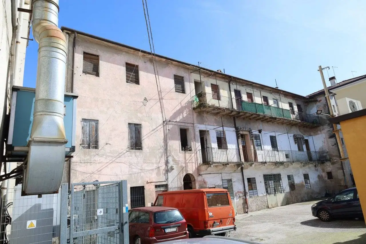 Palazzo - Edificio in vendita a Vicenza
