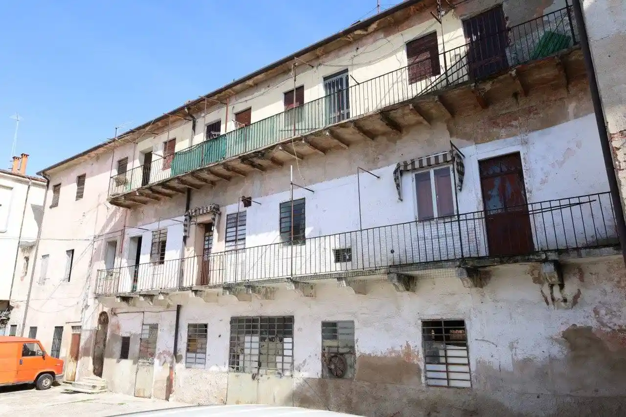 Palazzo - Edificio in Vendita - foto 2