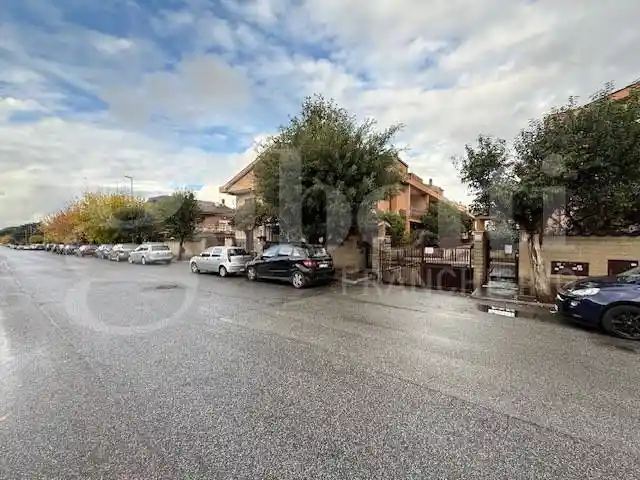 Trilocale via delle Vigne di Morena, Morena, Roma - foto 2