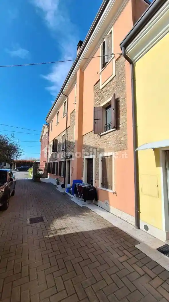 Appartamento in vendita a Villafranca di Verona