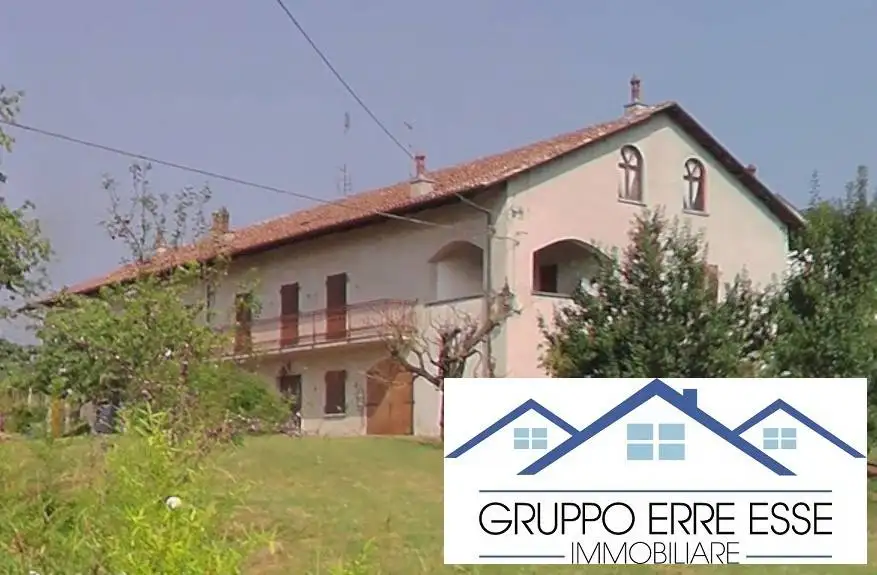 Villa in asta a Alba