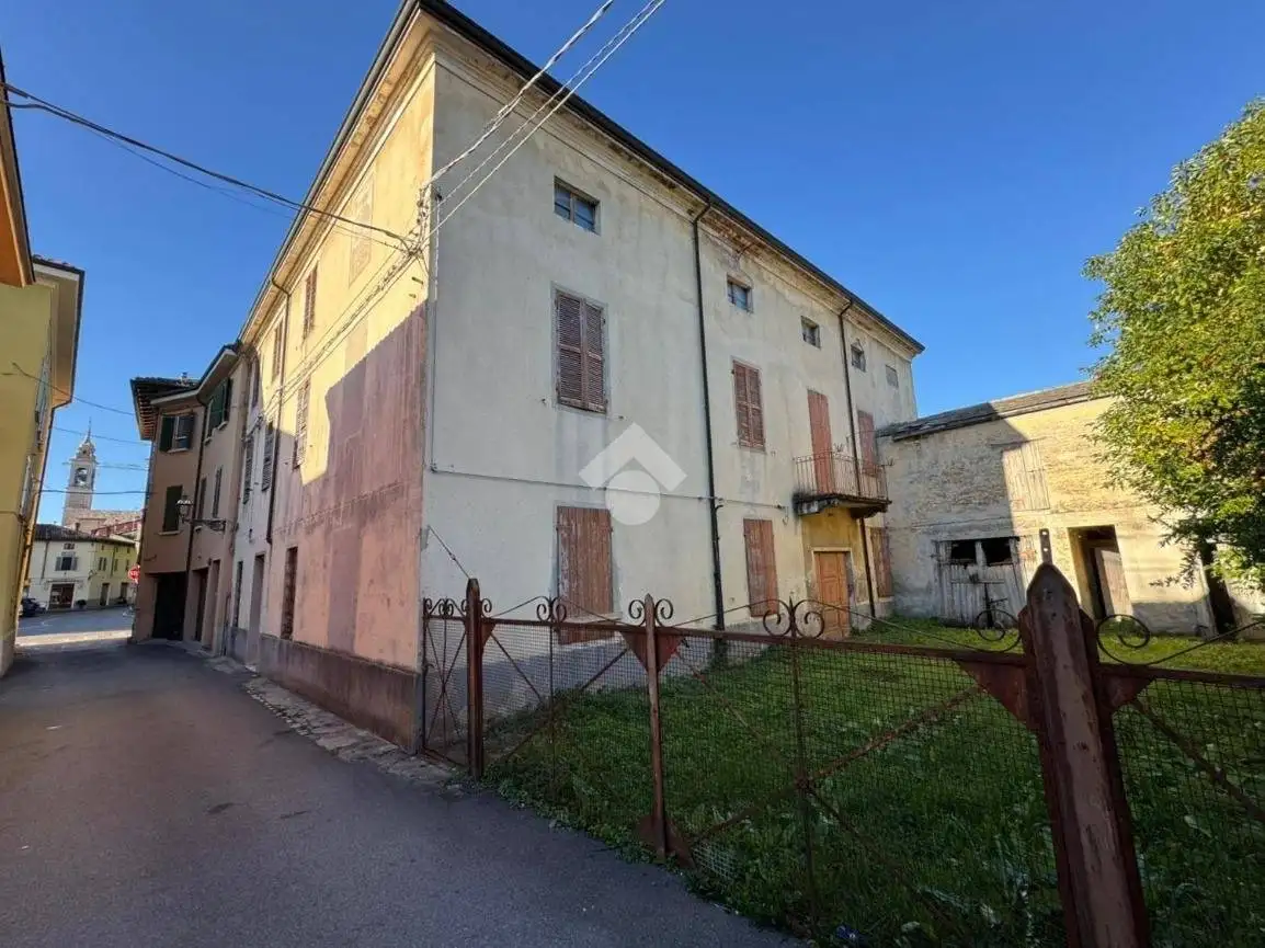 Casa indipendente in vendita a Soragna