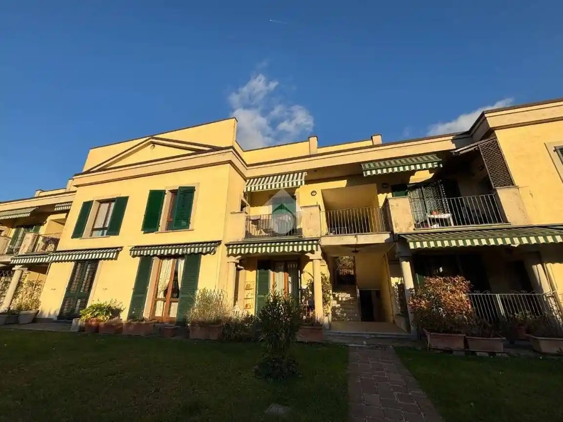 Trilocale Cascina Sant' Isidoro 63, Sant'isidoro, Carugo - foto 2