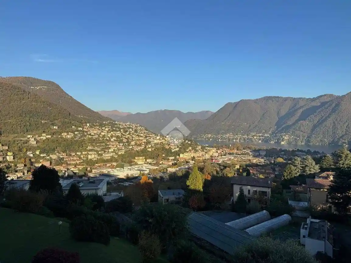 Appartamento in vendita a Como