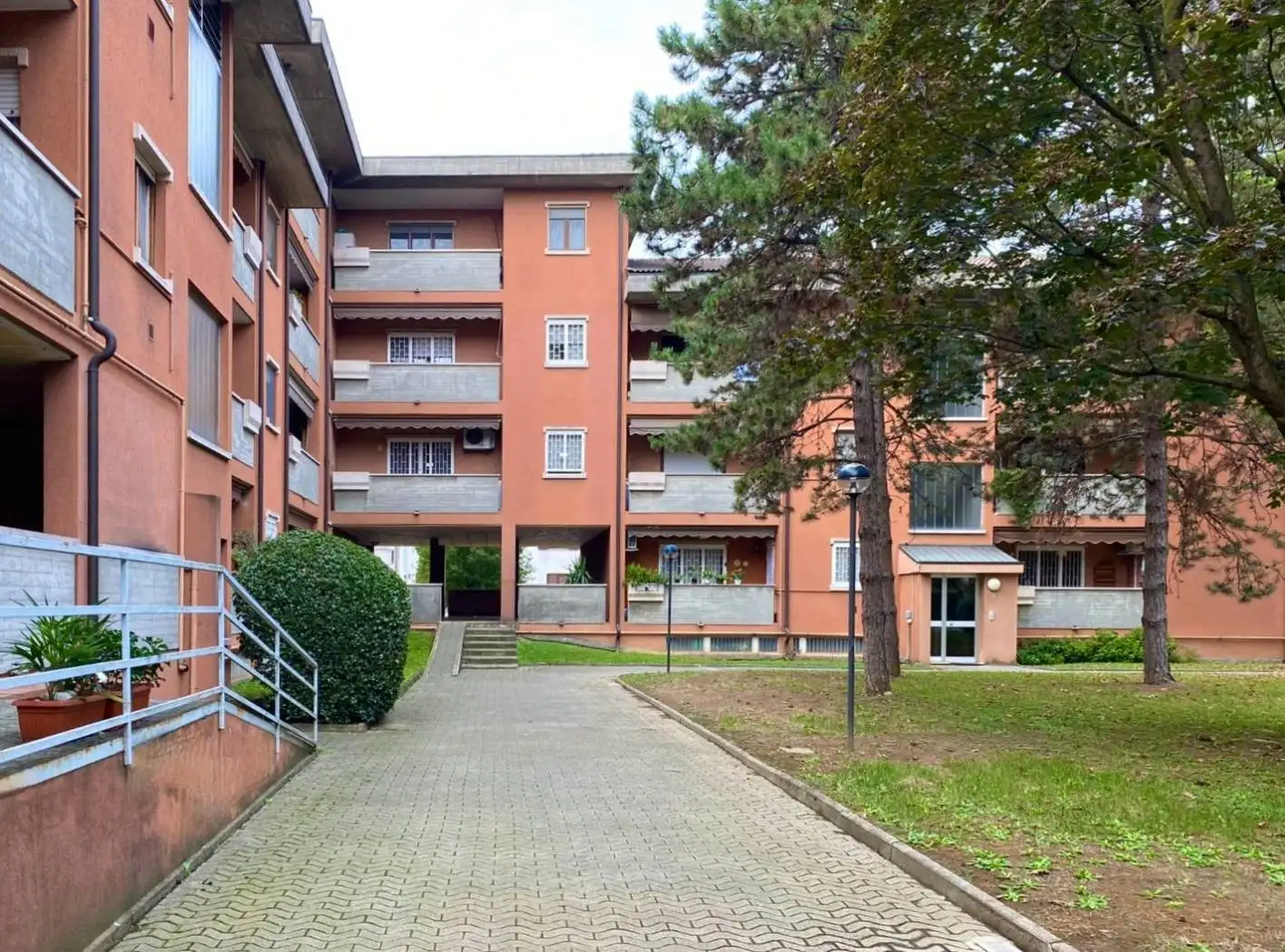 Appartamento in vendita a Pessano con Bornago