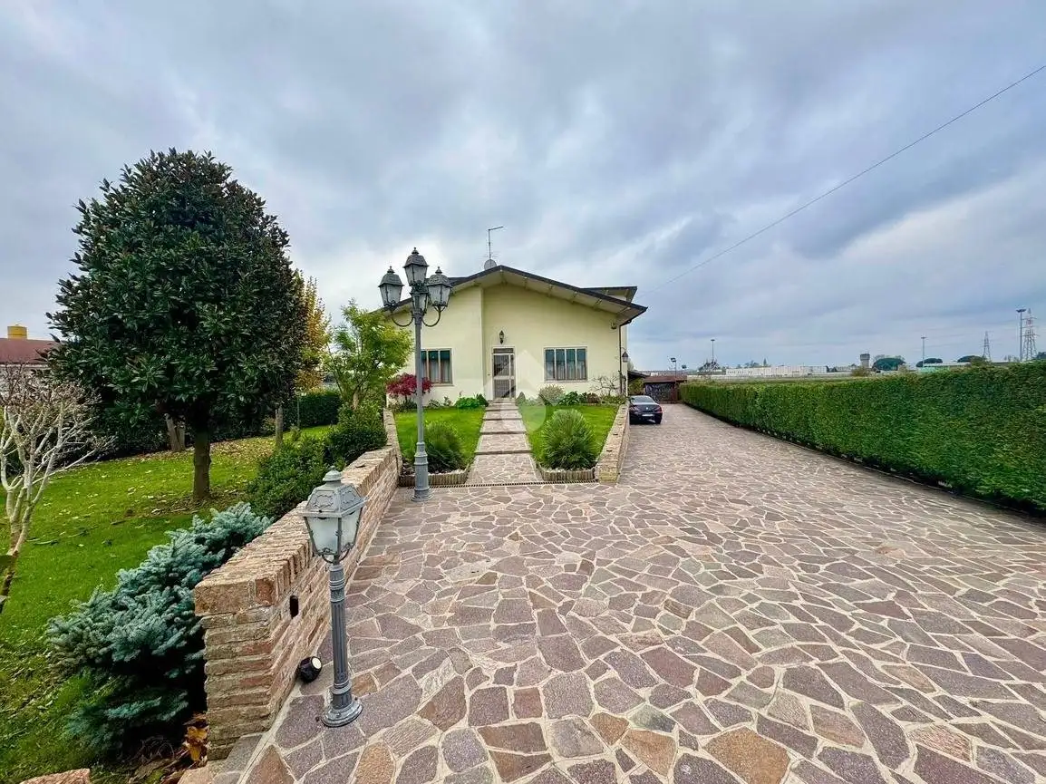 Villa in vendita a Rovigo