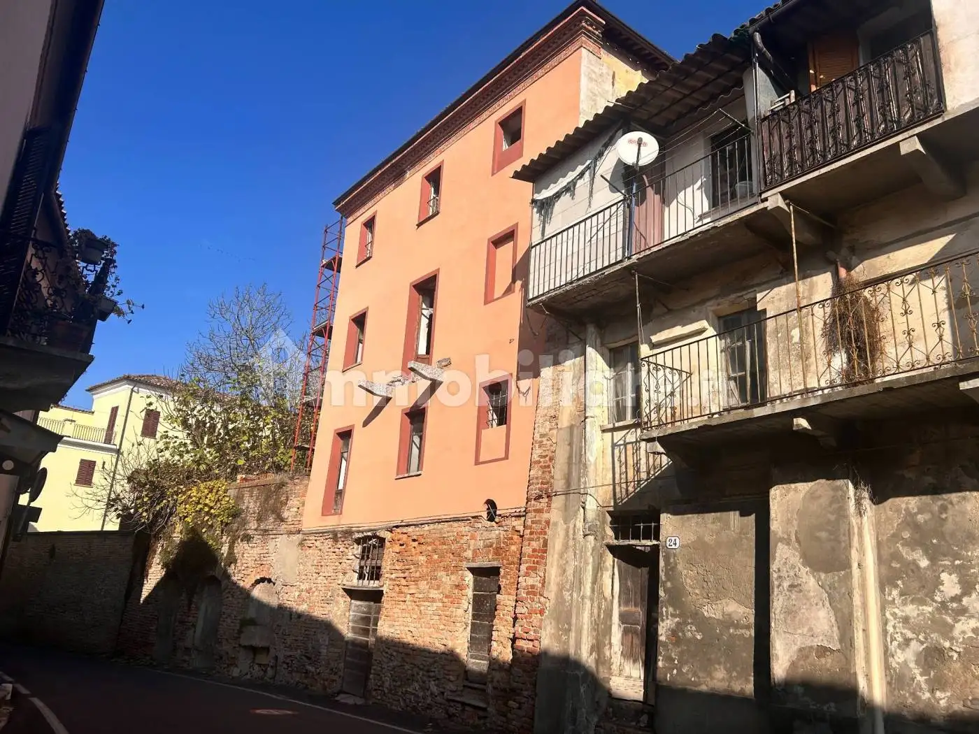 Rustico - Casale in vendita a Castagnole delle Lanze
