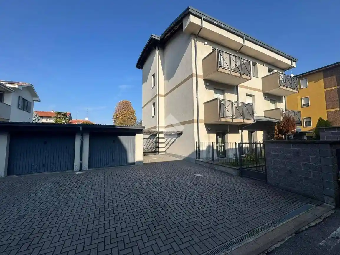 Bilocale via dei Mille 5, Cameri - foto 2