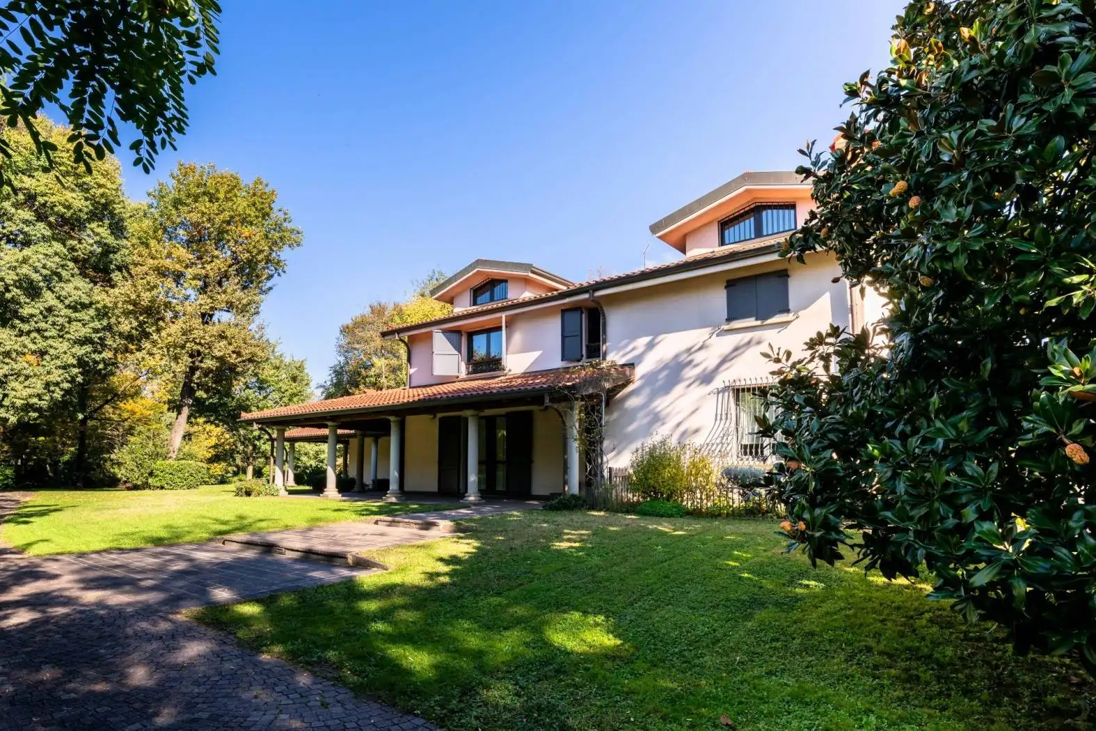 Villa in vendita a Cavernago