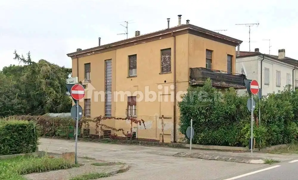 Casa indipendente in asta a Fiorenzuola d'Arda