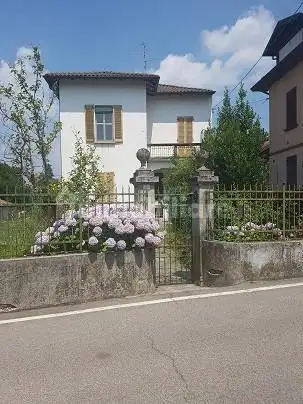 Villa in vendita a Vedano Olona