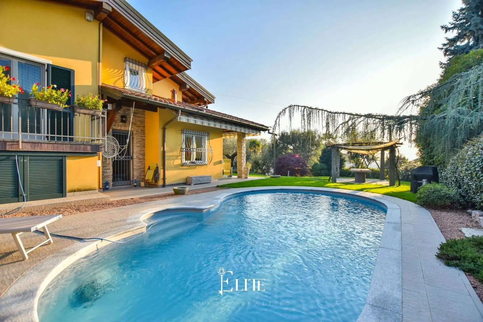 Villa in vendita a Besozzo