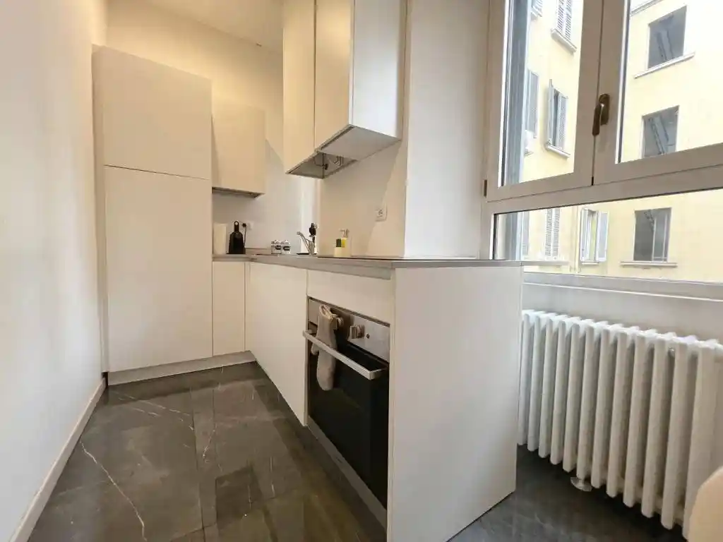 Monolocale via Lazzaro Palazzi 2, Porta Venezia, Milano - foto 4