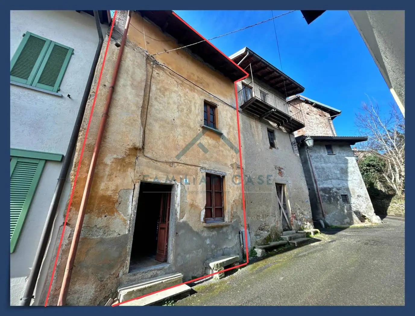 Casa indipendente in vendita a Cazzago Brabbia