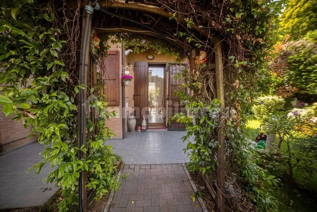 Casa indipendente in vendita a Valsamoggia