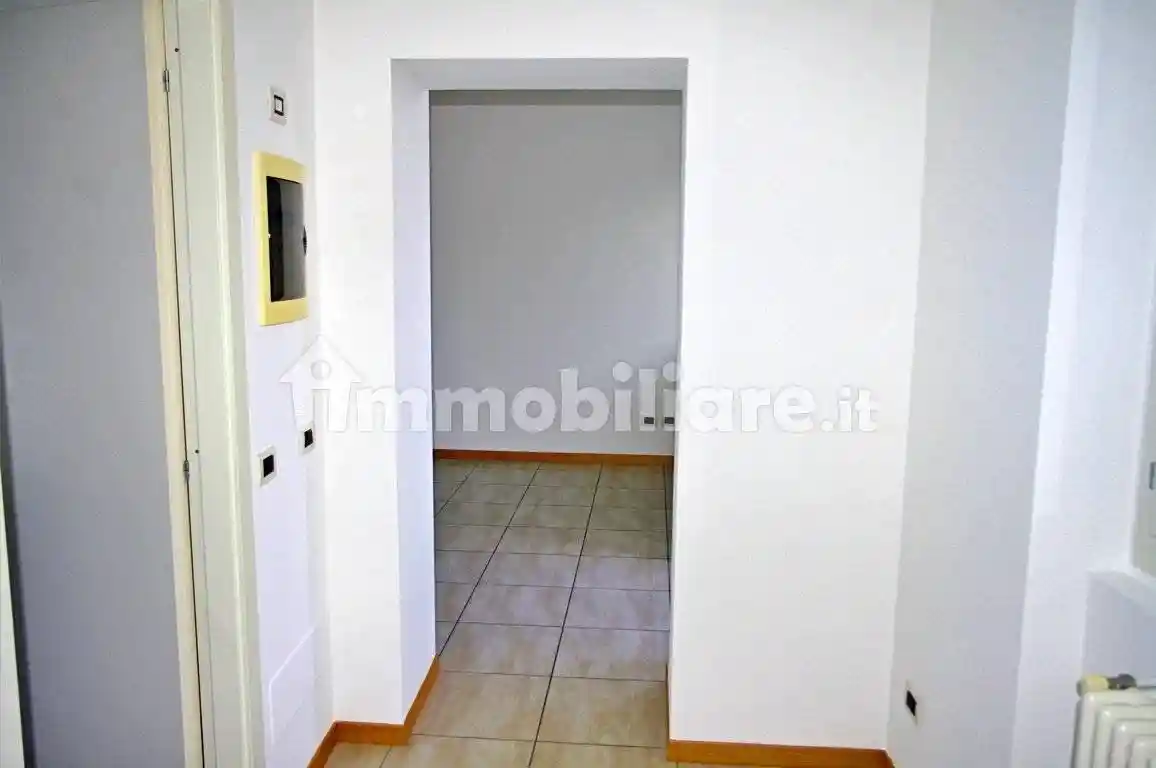 Trilocale ottimo stato, primo piano, Casorate Sempione - foto 5