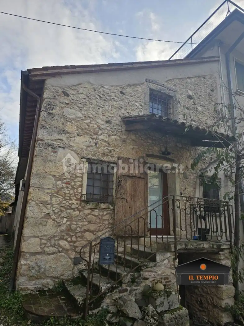 Rustico - Casale in vendita a Castelgomberto