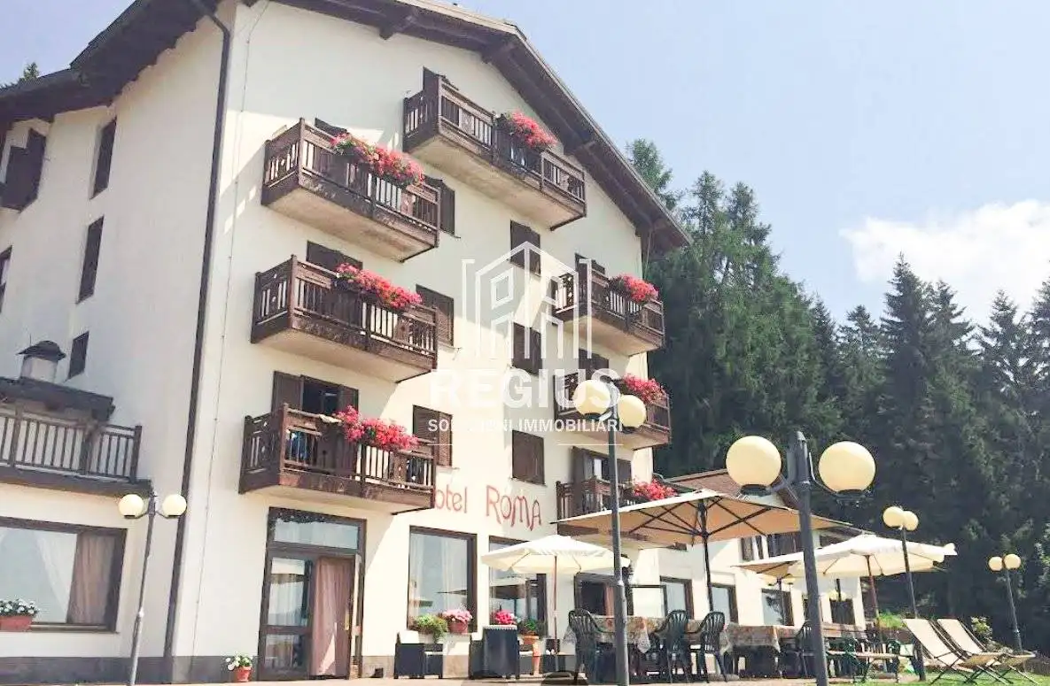 Palazzo - Edificio in vendita a Levico Terme