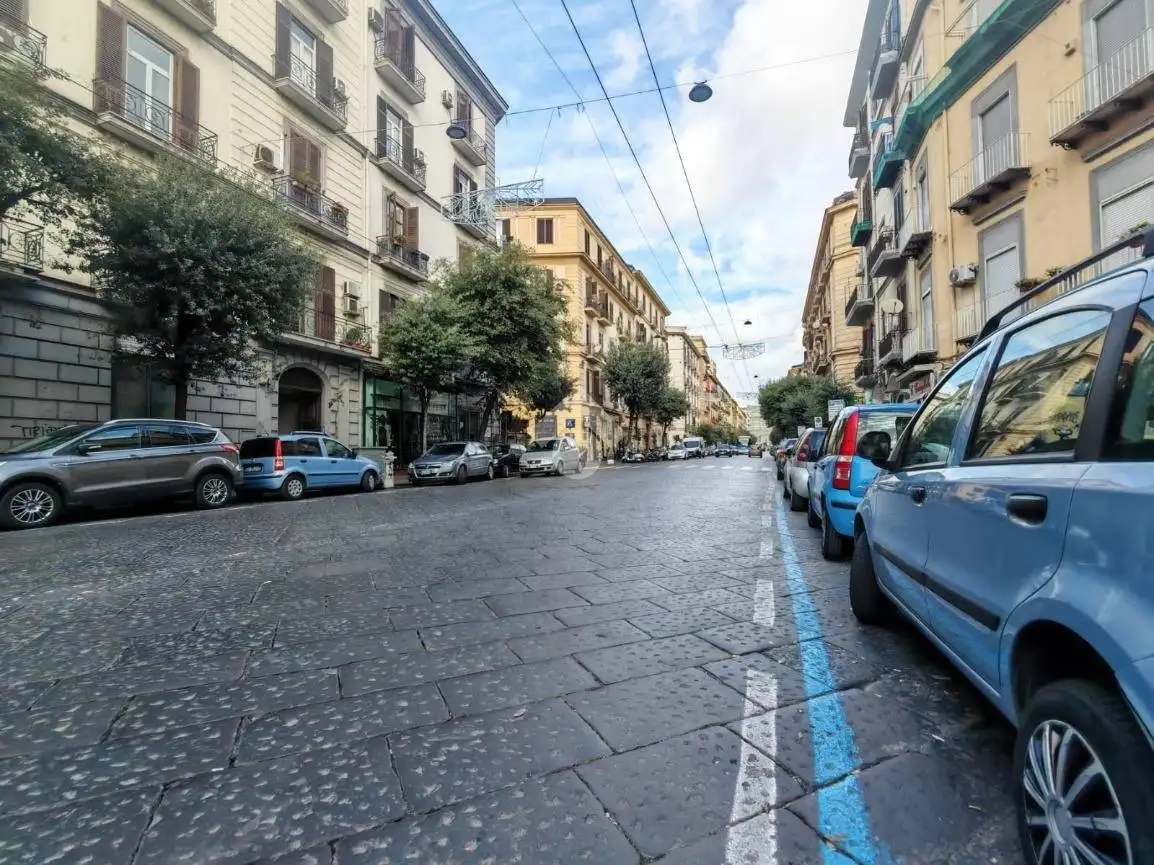 Appartamento in vendita a Napoli