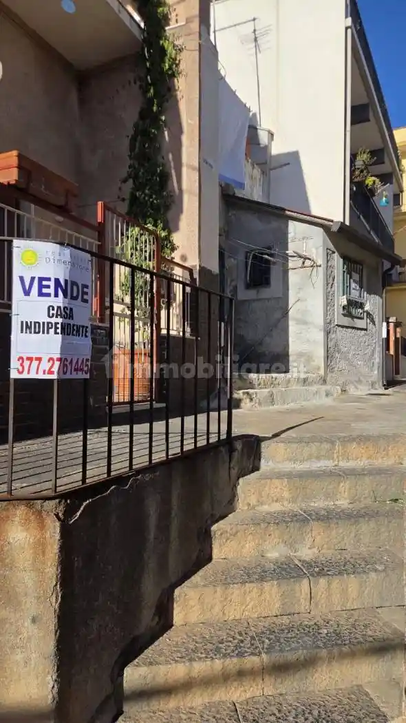 Appartamento in vendita a Aci Castello