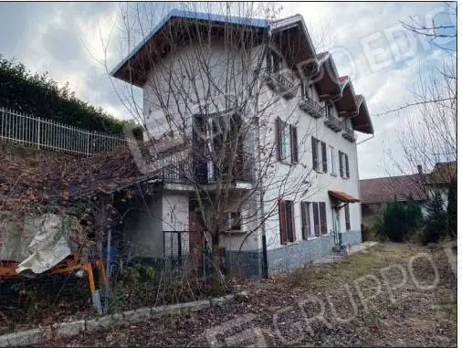 Casa indipendente in asta a Cellio con Breia