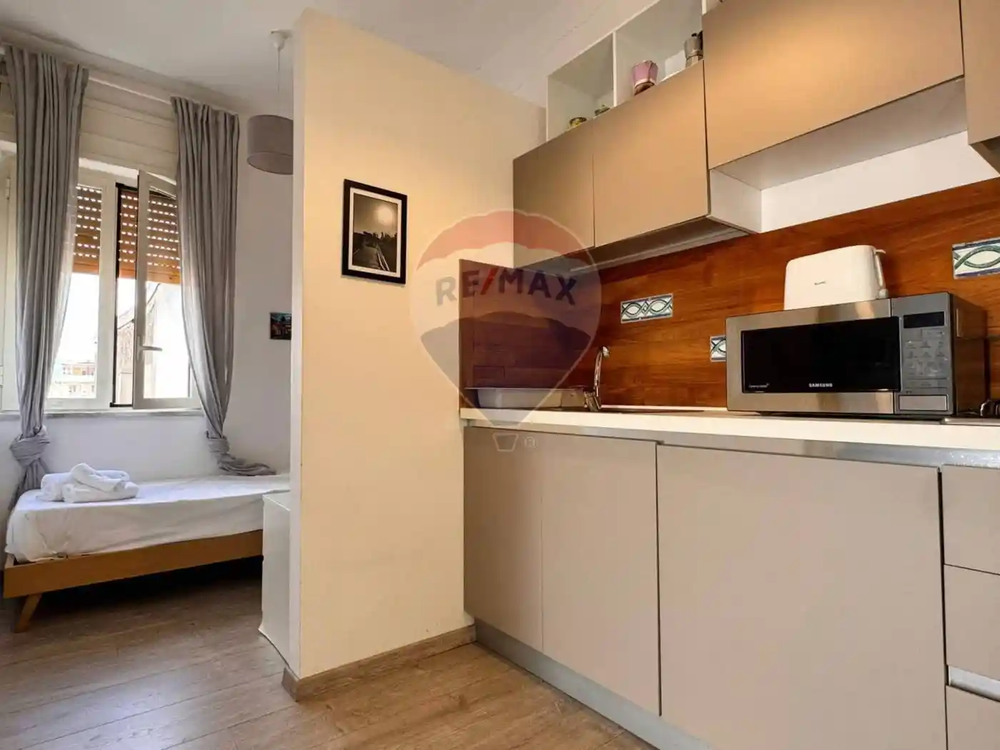 Bilocale Vico Tre Regine 56, Quartieri Spagnoli, Napoli - foto 2