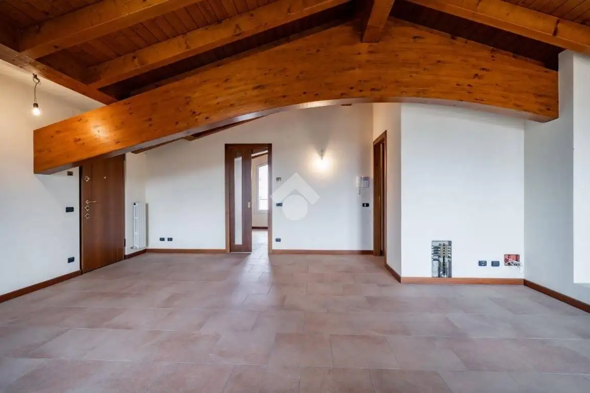 Appartamento in vendita a Dolzago