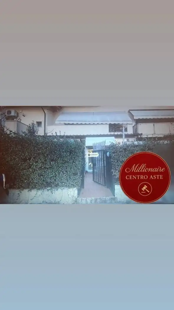 Appartamento in asta a Massa