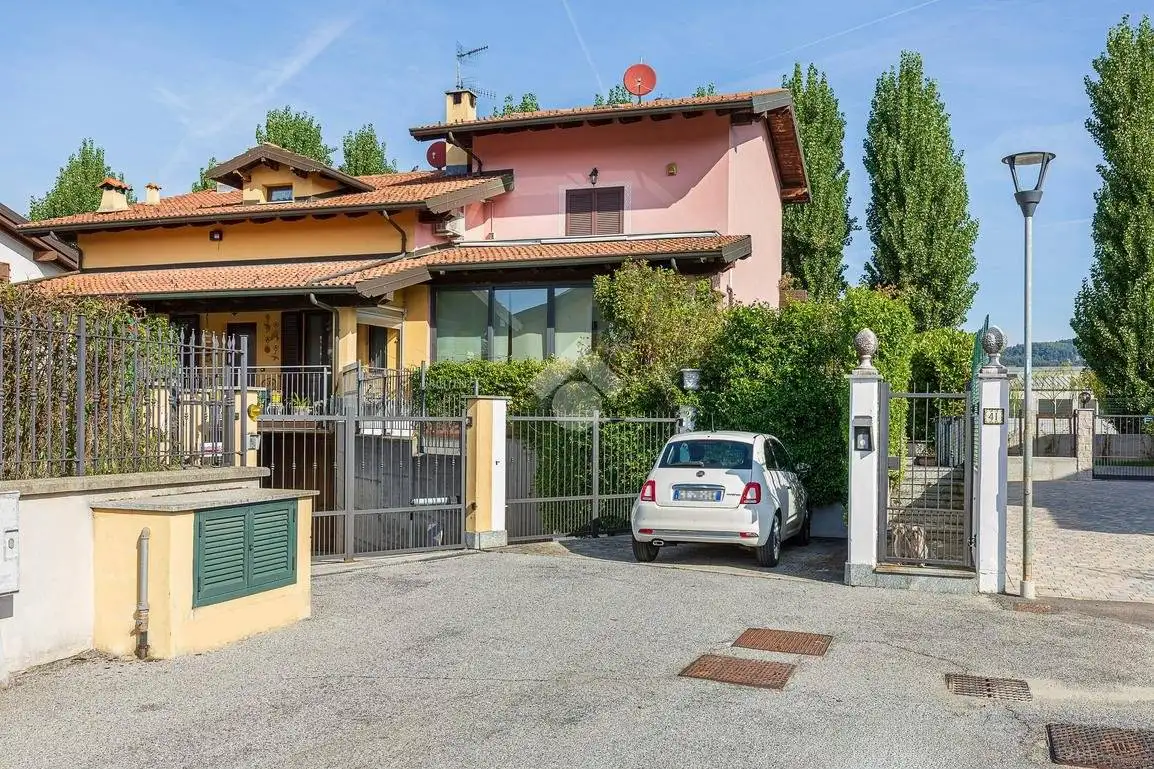 Villa in vendita a Stazzano