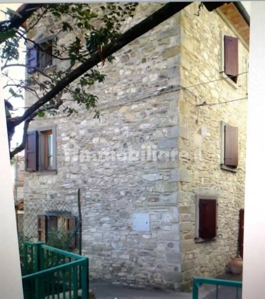Casa indipendente in vendita a Castel Focognano