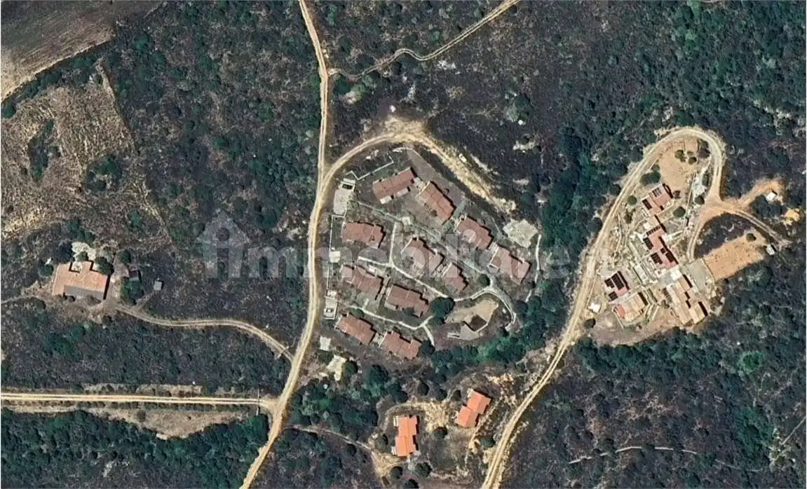 Palazzo - Stabile in asta a Loiri Porto San Paolo