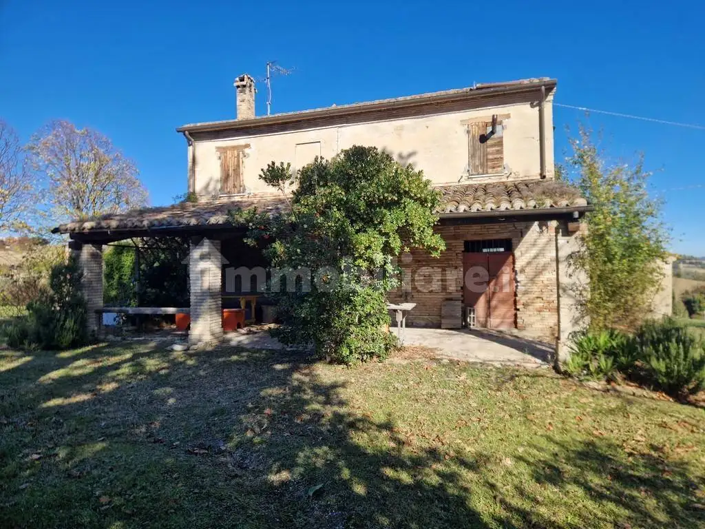 Rustico - Casale in vendita a Mombaroccio