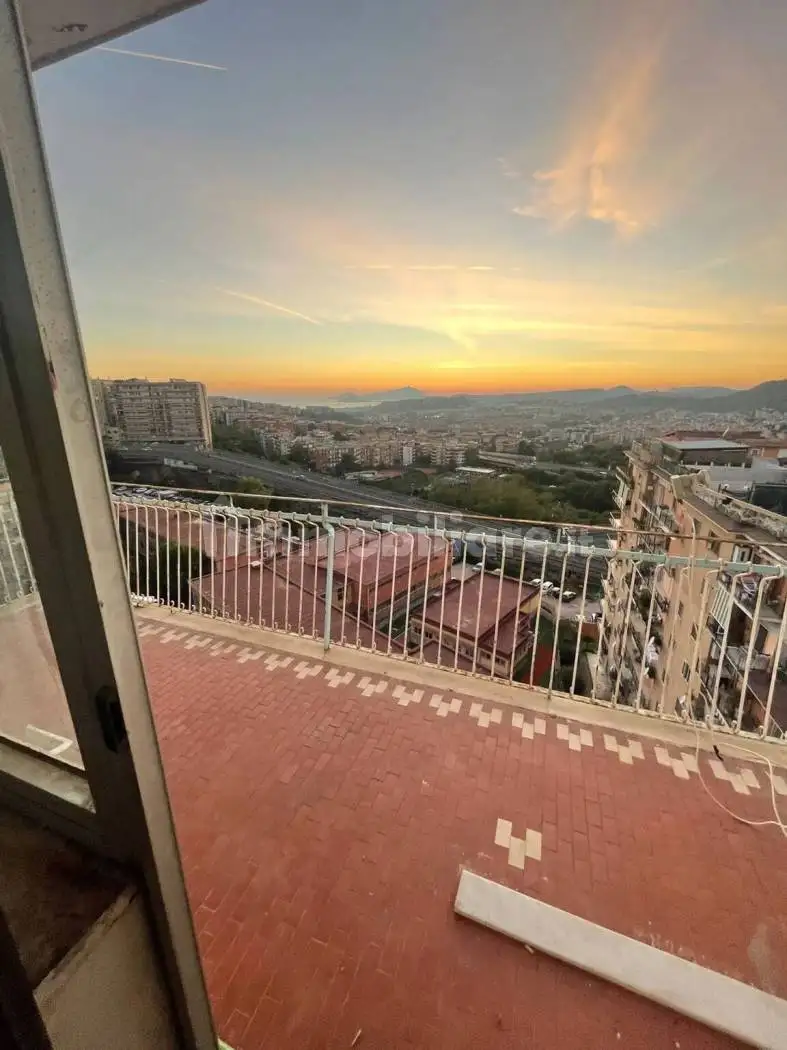 Appartamento in affitto a Napoli