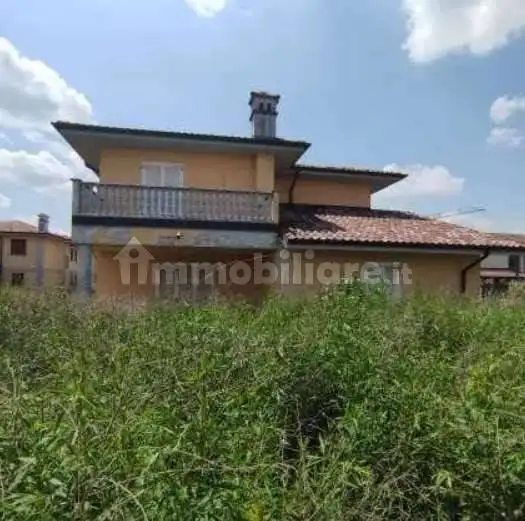 Casa indipendente in asta a Roncaro