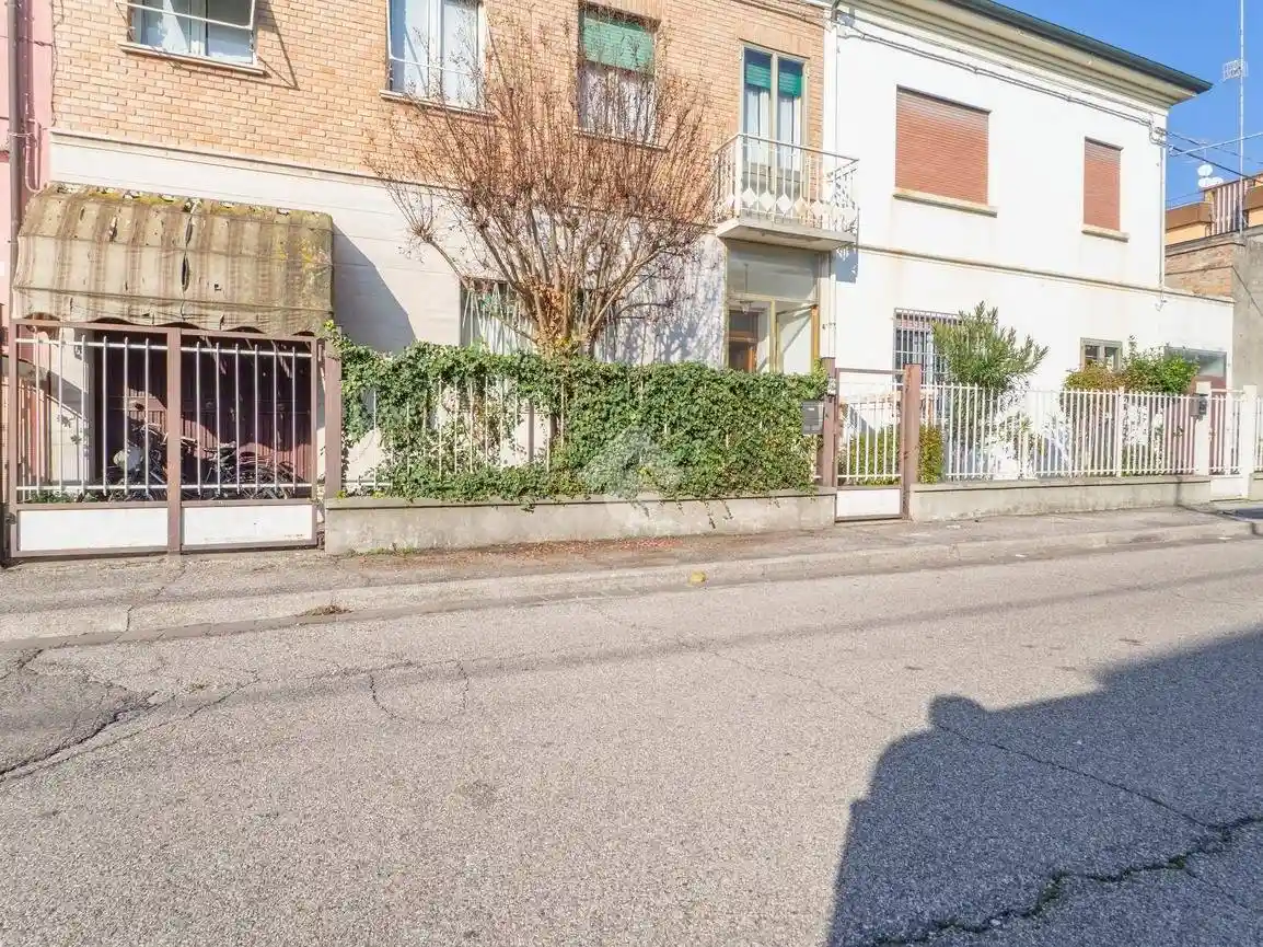 Terratetto unifamiliare via Nicola Leoniceno 6, Ippodromo, Ferrara - foto 2