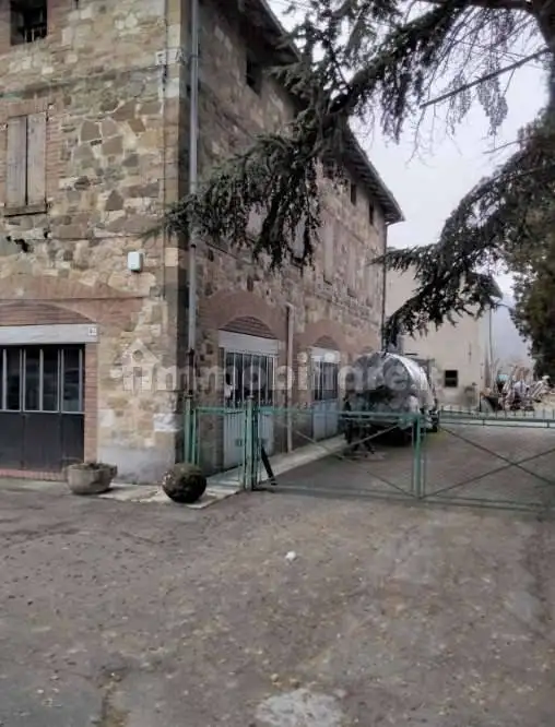 Rustico - Casale in asta a Viano