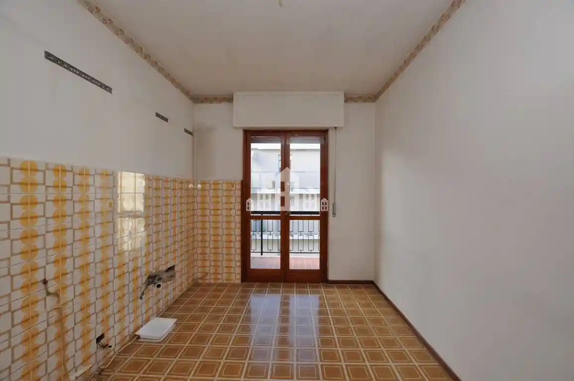 Trilocale via Cappuccini 3, Centro, Cuorgnè - foto 2