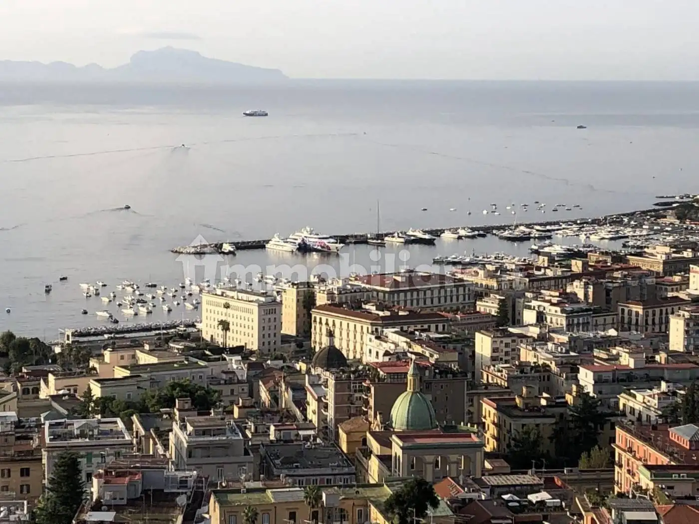 Appartamento in affitto a Napoli