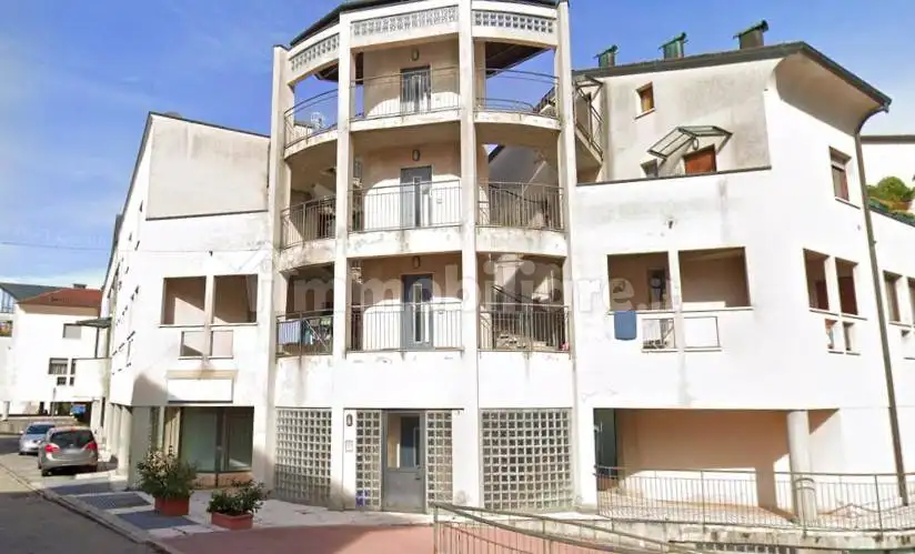 Appartamento in vendita a Azzate