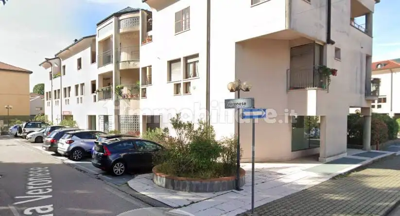 Trilocale via Paolo Veronese 4, Centro, Azzate - foto 2