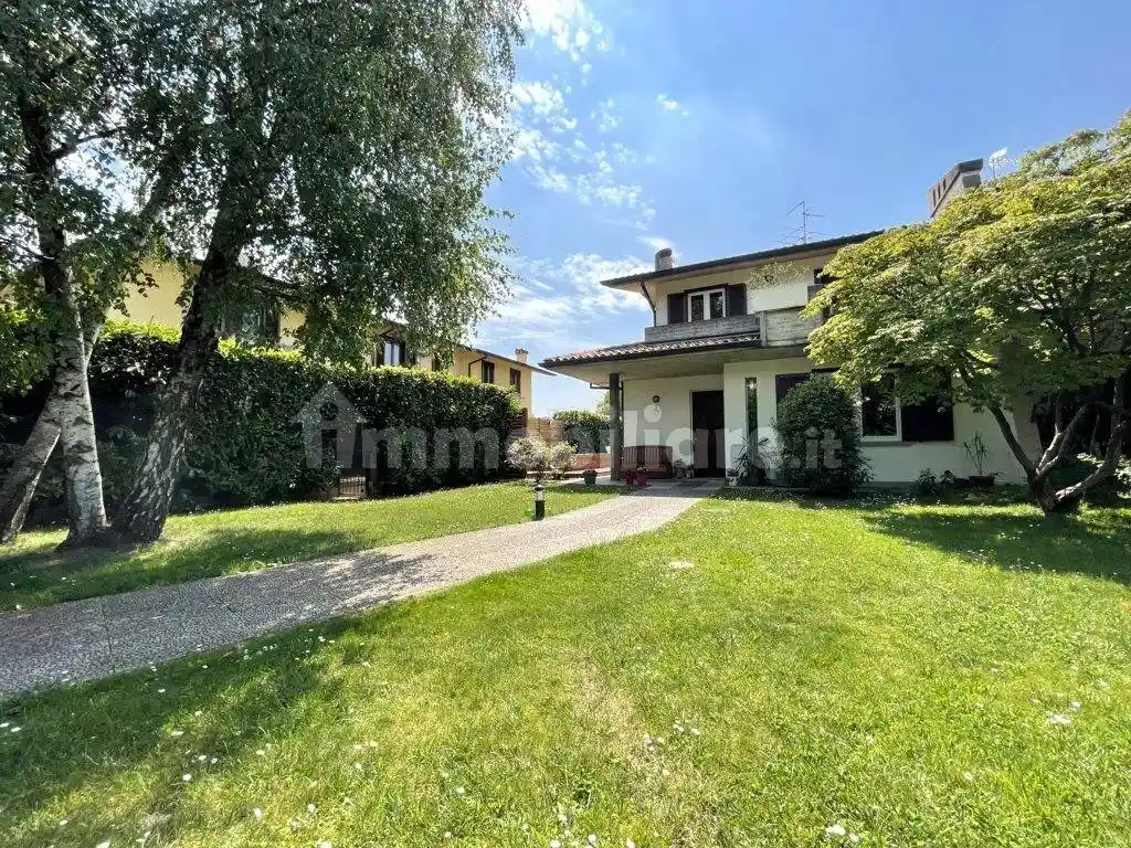 Villa in vendita a Chiari